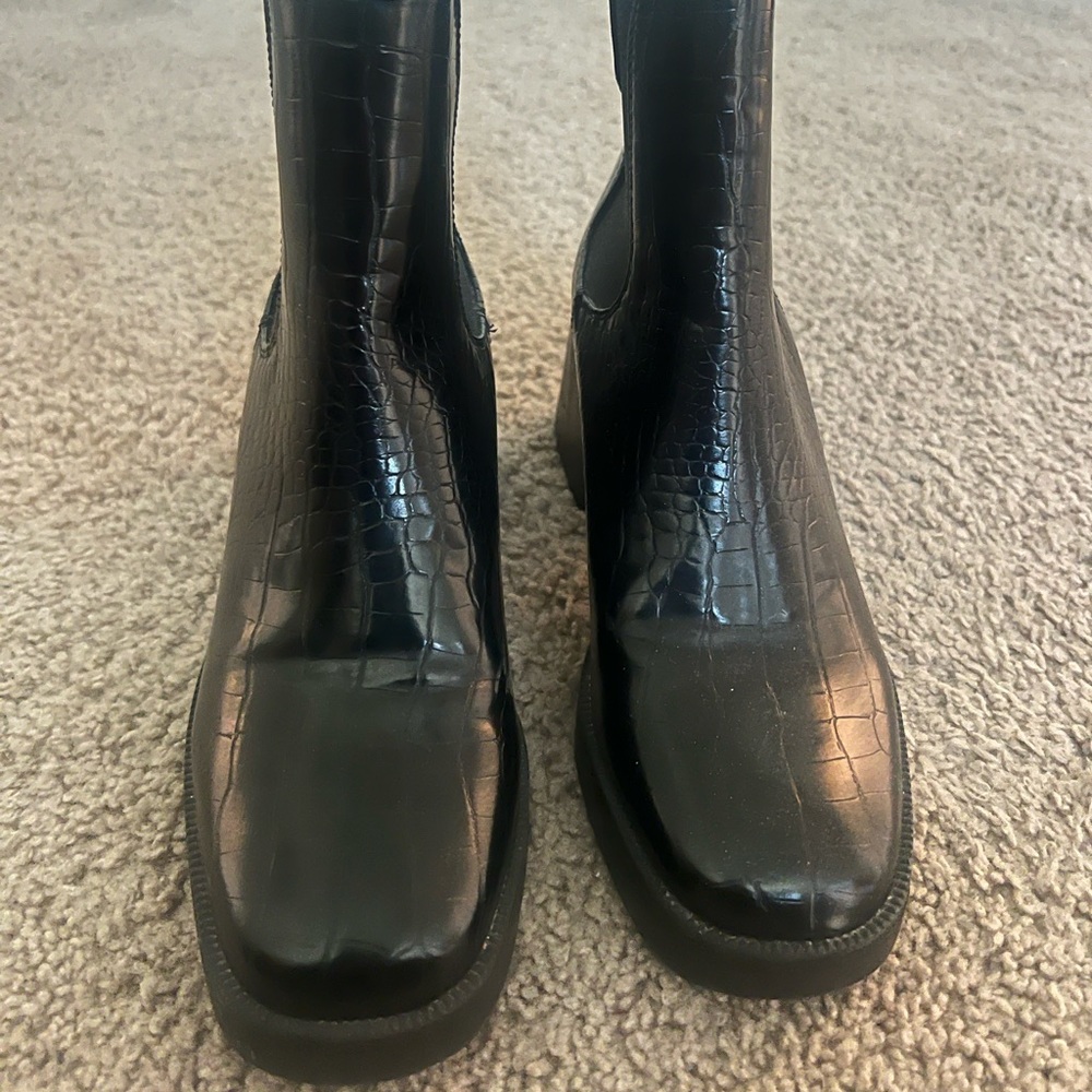 Black crocodile booties!